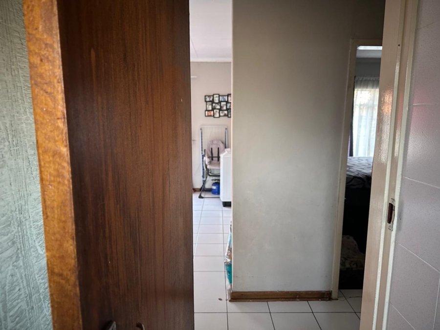 2 Bedroom Property for Sale in Oos Einde North West